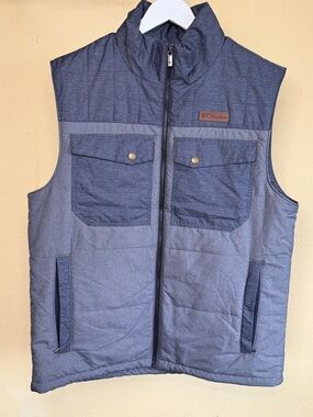Columbia Men's Navy Insulated Vest